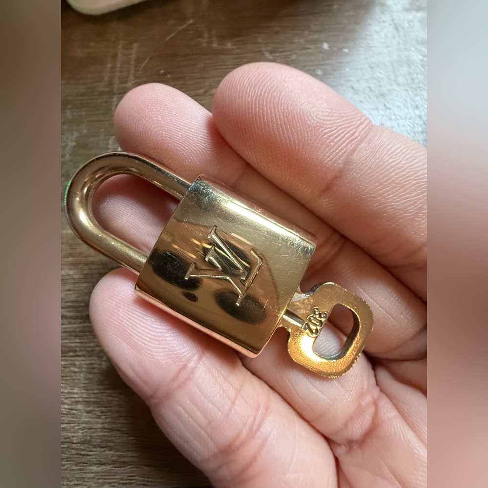 Louis vuitton brass lockset #302 - Picture 6 of 7